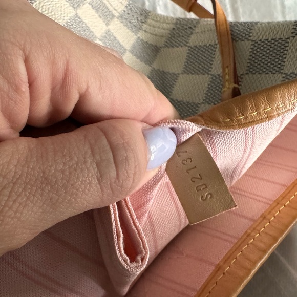 Louis Vuitton white Neverfull Damier MM canvas tote - Picture 14 of 14